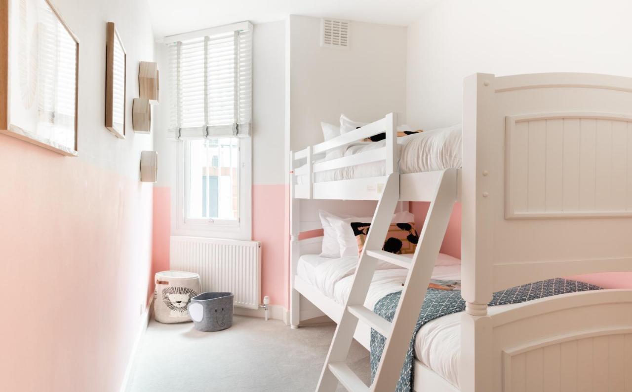 The Chelsea Arms - Bright 3Bdr With Garden & Private Parking Apartment Лондон Екстериор снимка
