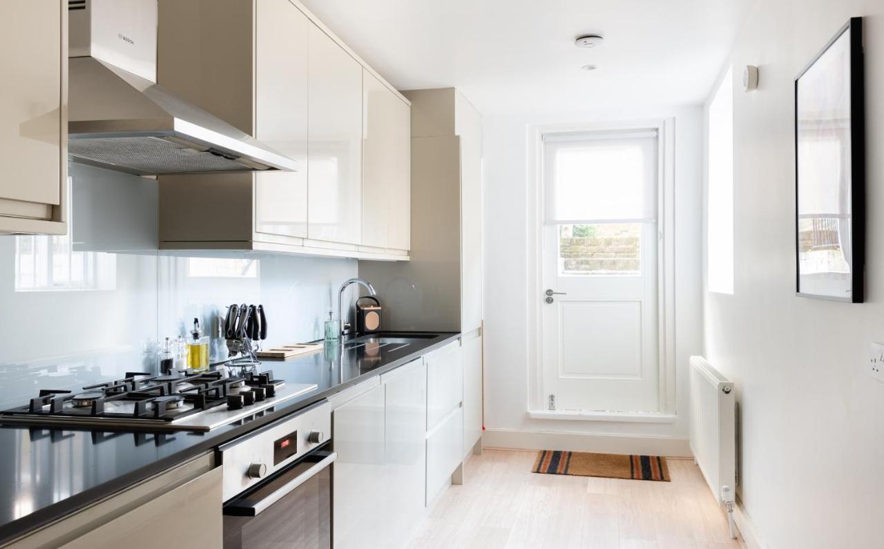The Chelsea Arms - Bright 3Bdr With Garden & Private Parking Apartment Лондон Екстериор снимка