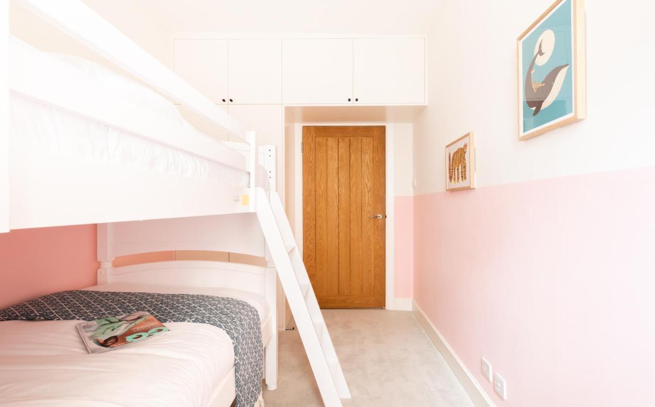 The Chelsea Arms - Bright 3Bdr With Garden & Private Parking Apartment Лондон Екстериор снимка