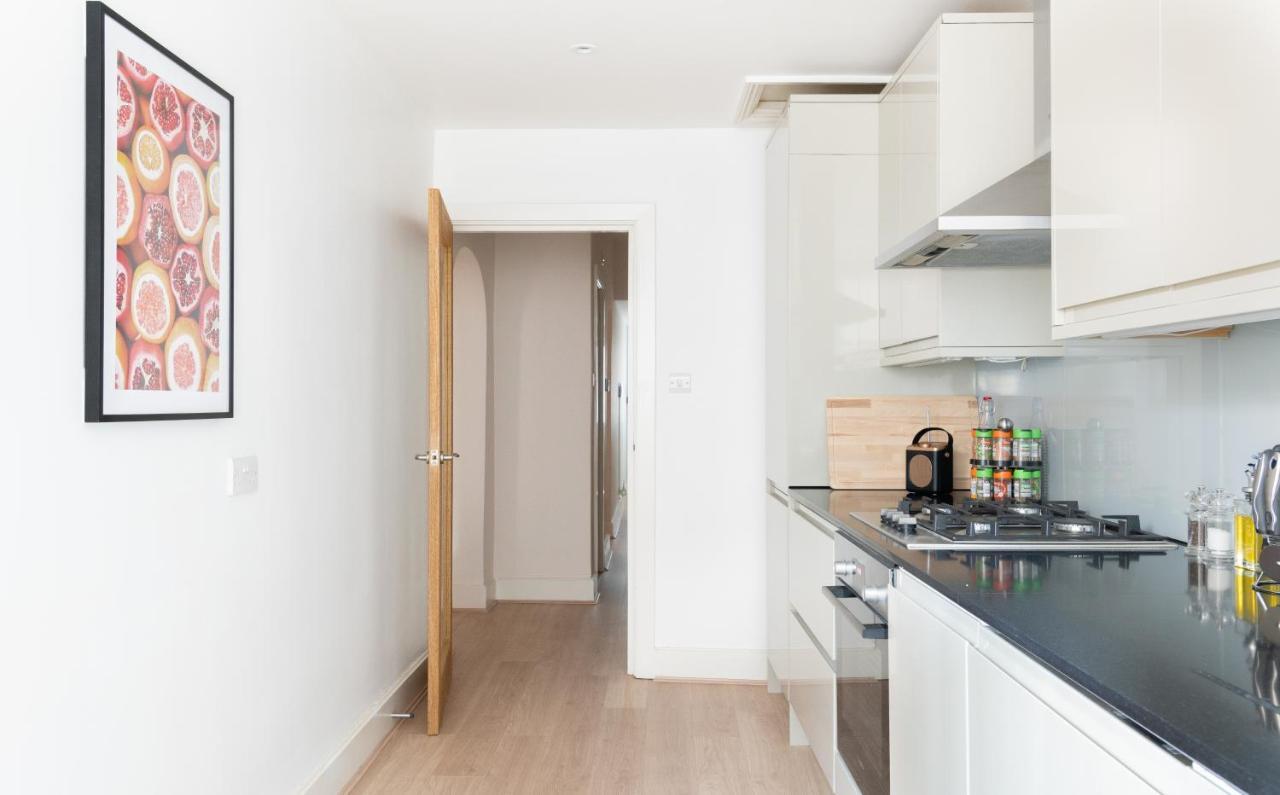 The Chelsea Arms - Bright 3Bdr With Garden & Private Parking Apartment Лондон Екстериор снимка