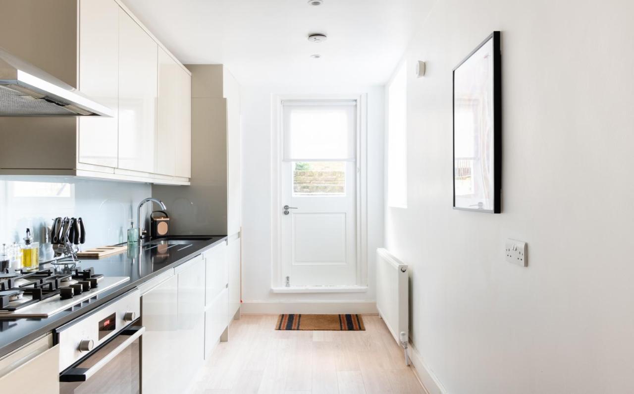 The Chelsea Arms - Bright 3Bdr With Garden & Private Parking Apartment Лондон Екстериор снимка