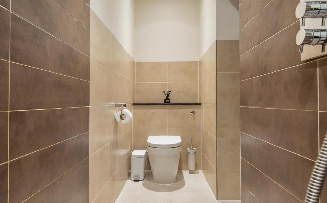 The Chelsea Arms - Bright 3Bdr With Garden & Private Parking Apartment Лондон Екстериор снимка